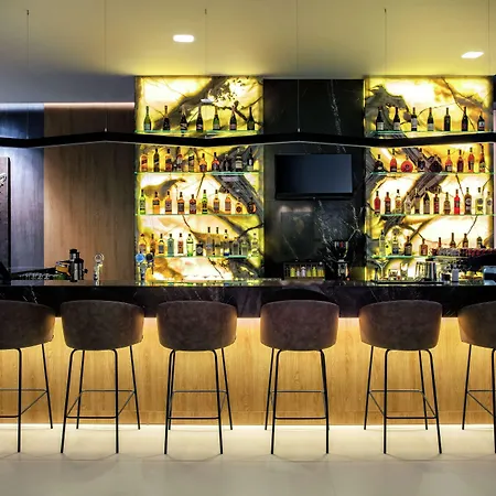 Hilton Garden Hotel 4*