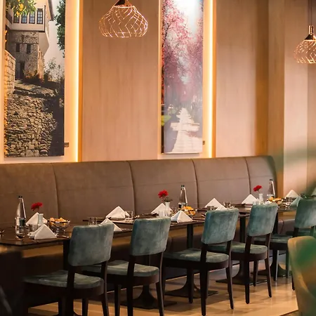 Отель Hilton Garden 4*