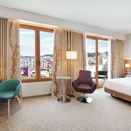 Ξενοδοχείο Hilton Garden 4*