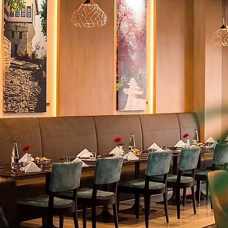 Hilton Garden 4*