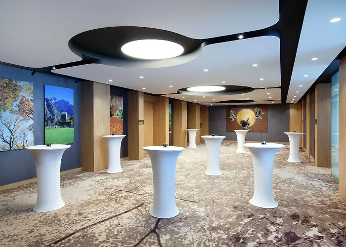 Hilton Garden تيرانا