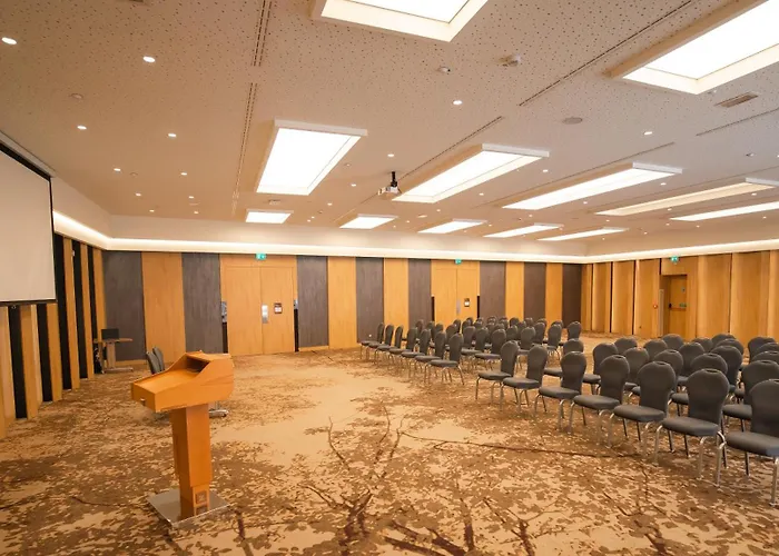 Hilton Garden فندق