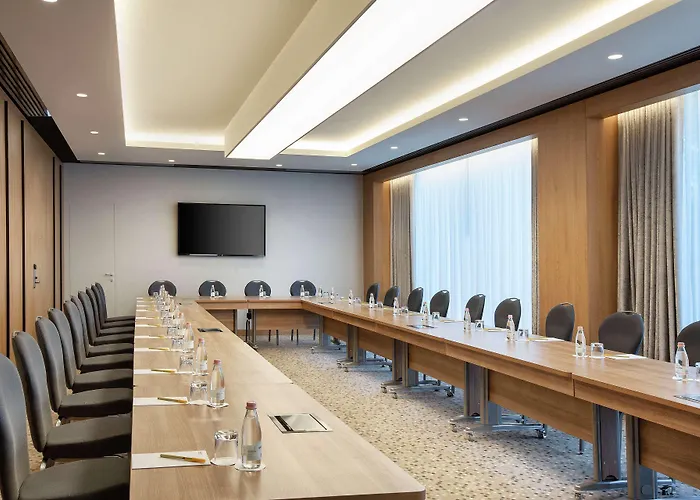 Hilton Garden فندق