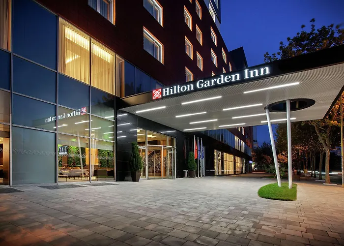 Hilton Garden Отель Тирана