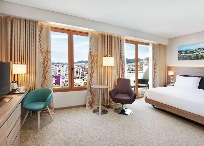 Отель Hilton Garden 4*